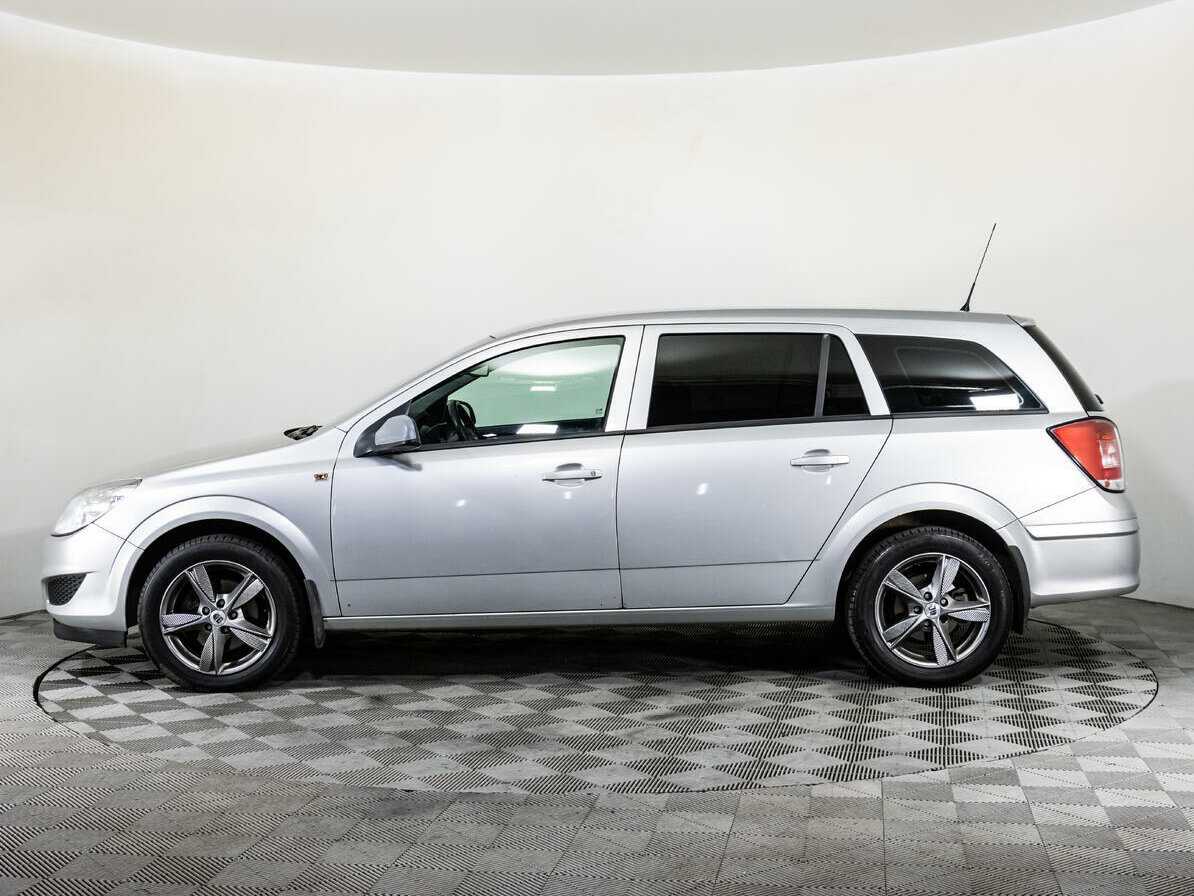 Opel Astra с пробегом — 2012 год. Фото: #7