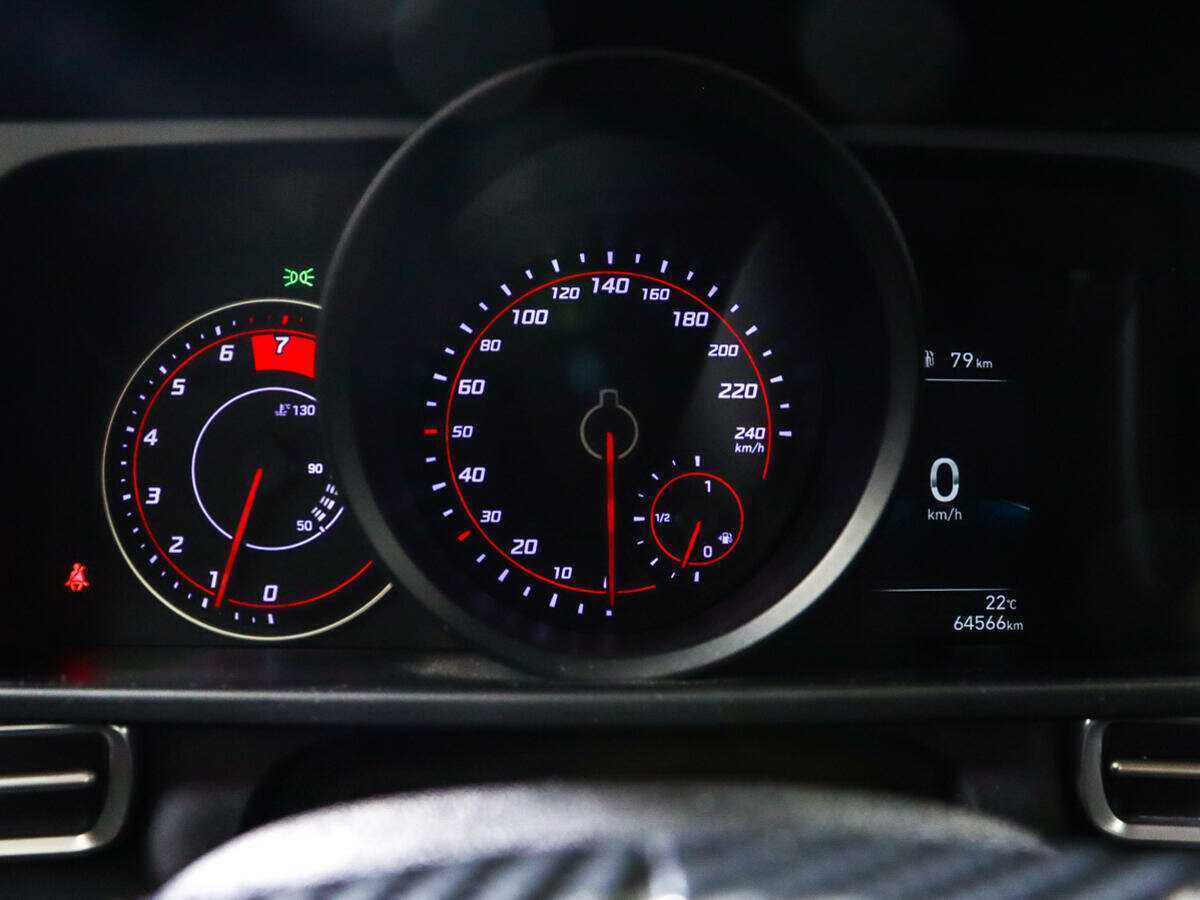 Hyundai Elantra с пробегом — 2021 год. Фото: #10