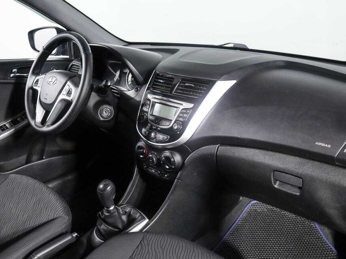 Hyundai Solaris с пробегом — 2013 год. Фото: #6