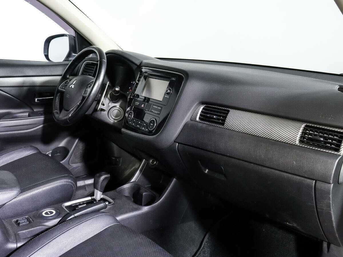 Mitsubishi Outlander с пробегом — 2012 год. Фото: #9