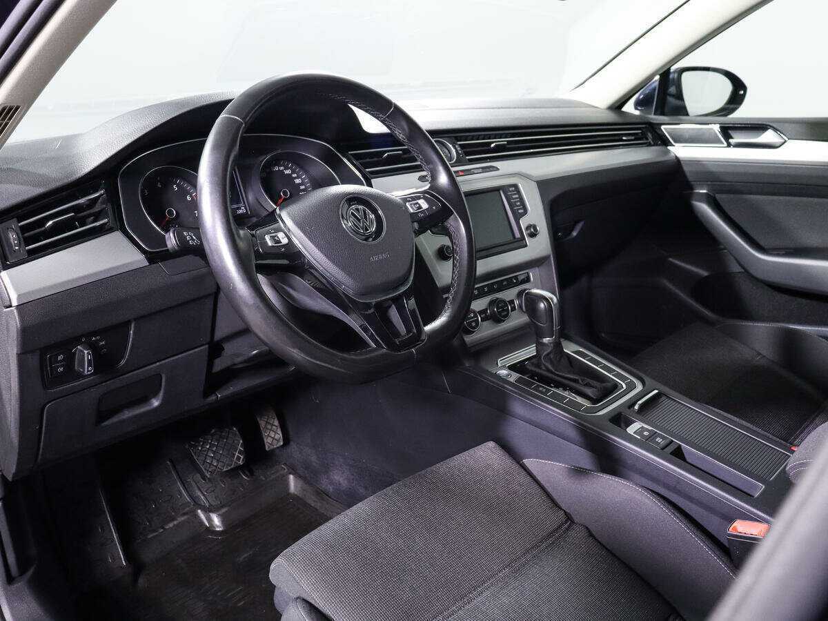 Volkswagen Passat с пробегом — 2016 год. Фото: #11