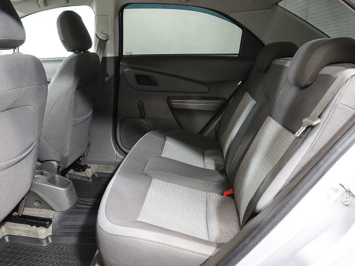 Chevrolet Cobalt с пробегом — 2013 год. Фото: #8