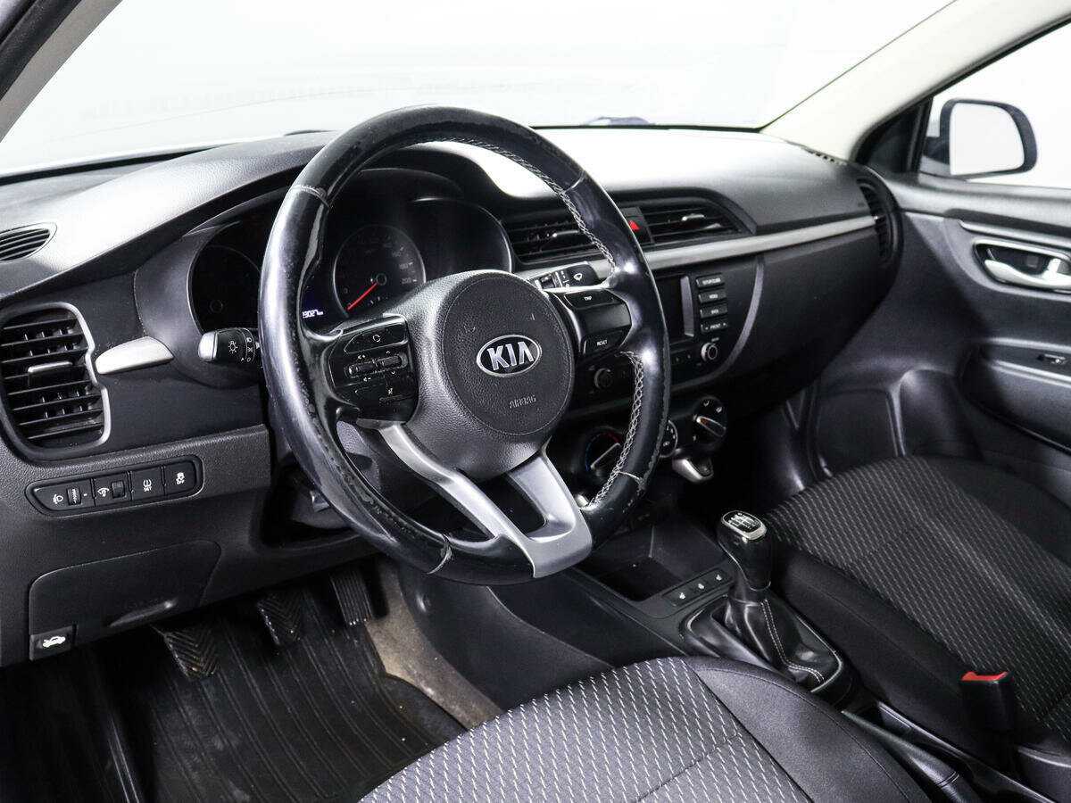 Kia Rio с пробегом — 2017 год. Фото: #13