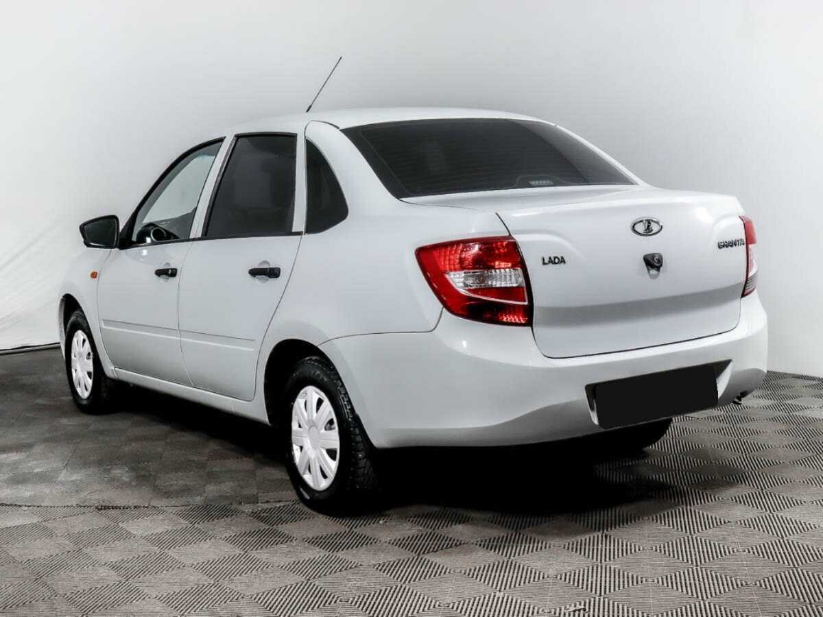Lada (ВАЗ) Granta с пробегом — 2015 год. Фото: #5