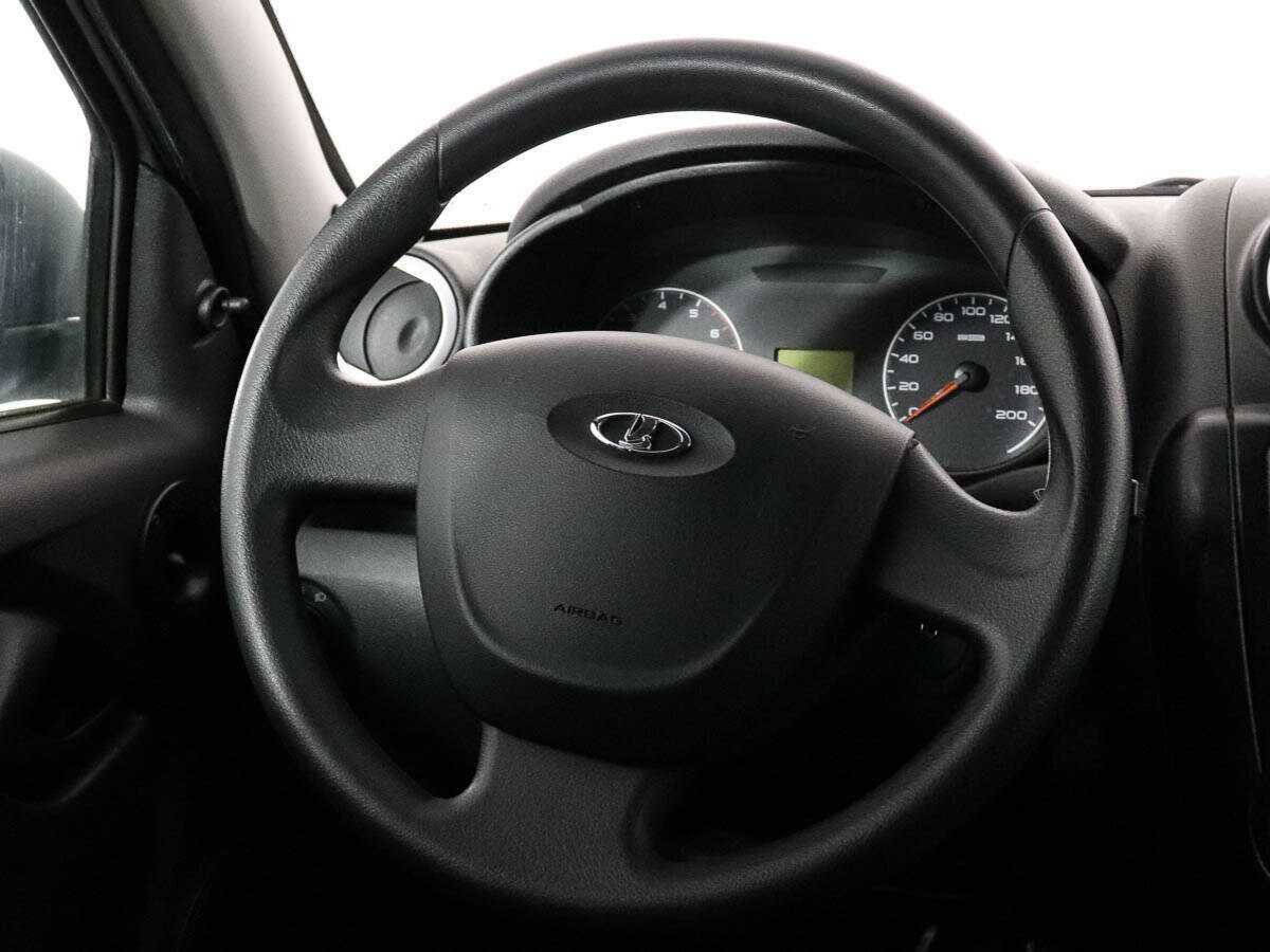 Lada (ВАЗ) Granta с пробегом — 2015 год. Фото: #10