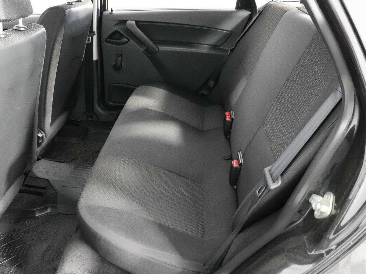 Lada (ВАЗ) Granta с пробегом — 2015 год. Фото: #10