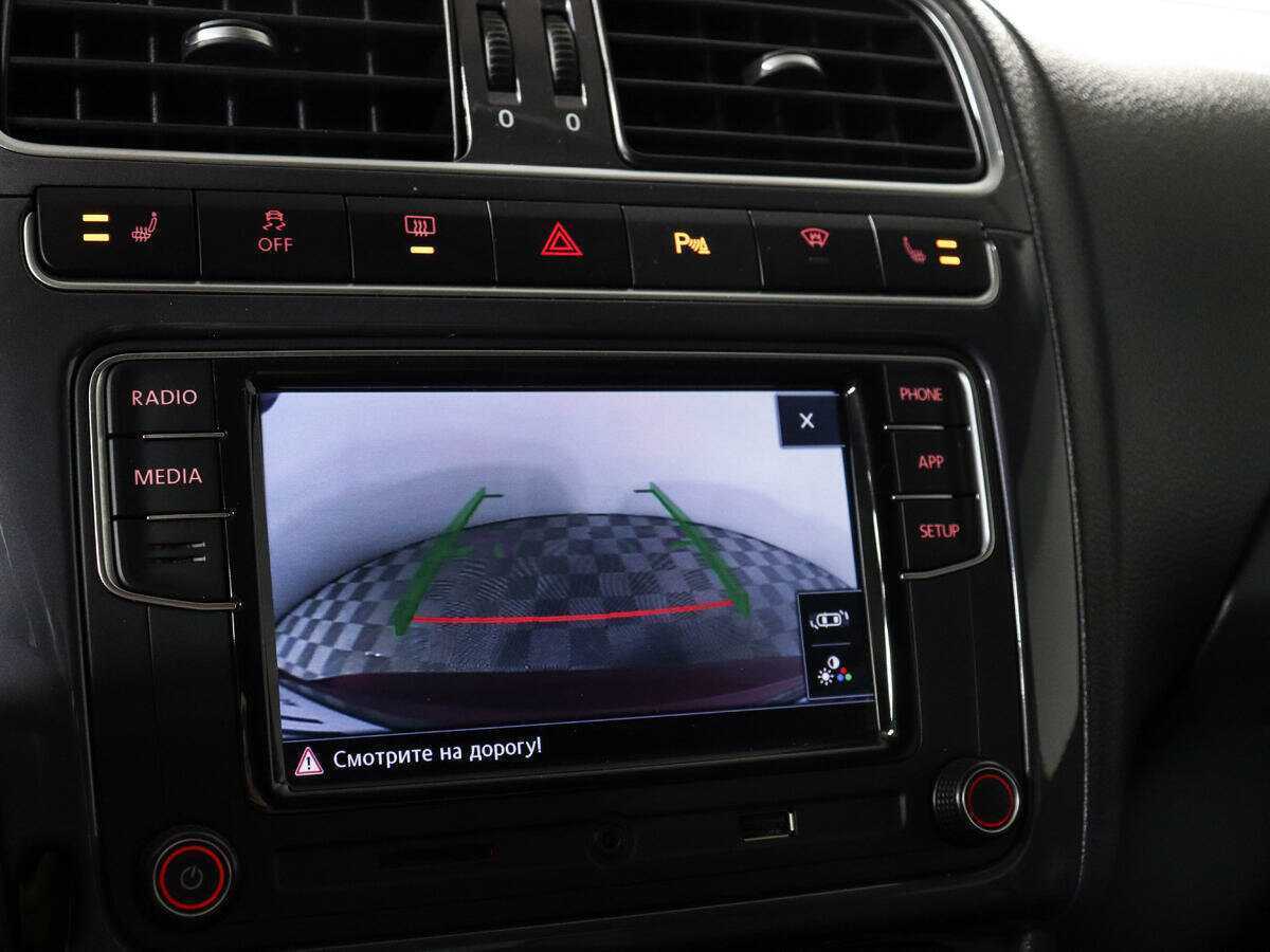 Volkswagen Polo с пробегом — 2018 год. Фото: #12