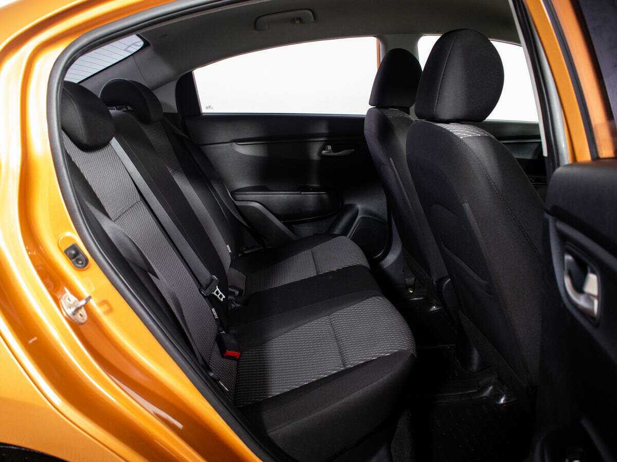 Kia Rio с пробегом — 2017 год. Фото: #7