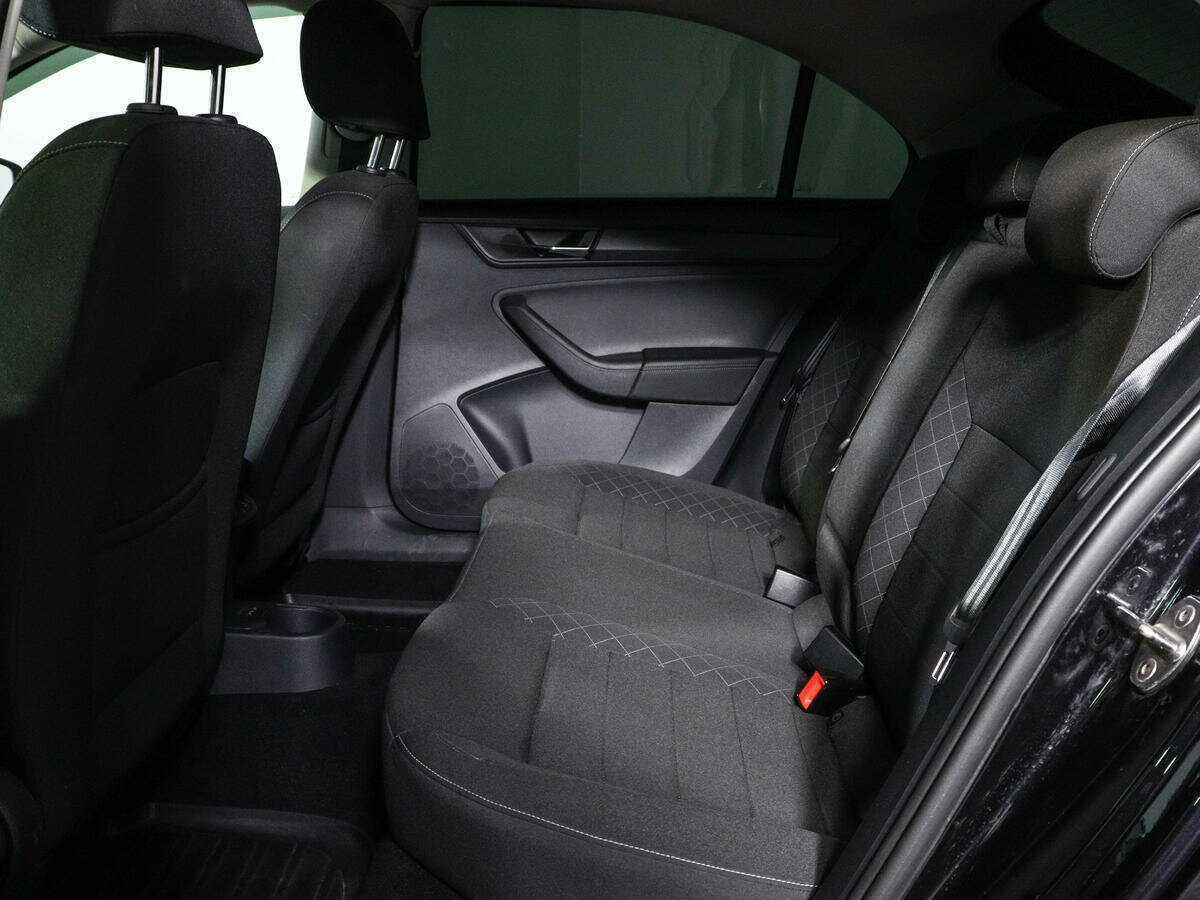 Skoda Rapid с пробегом — 2021 год. Фото: #7