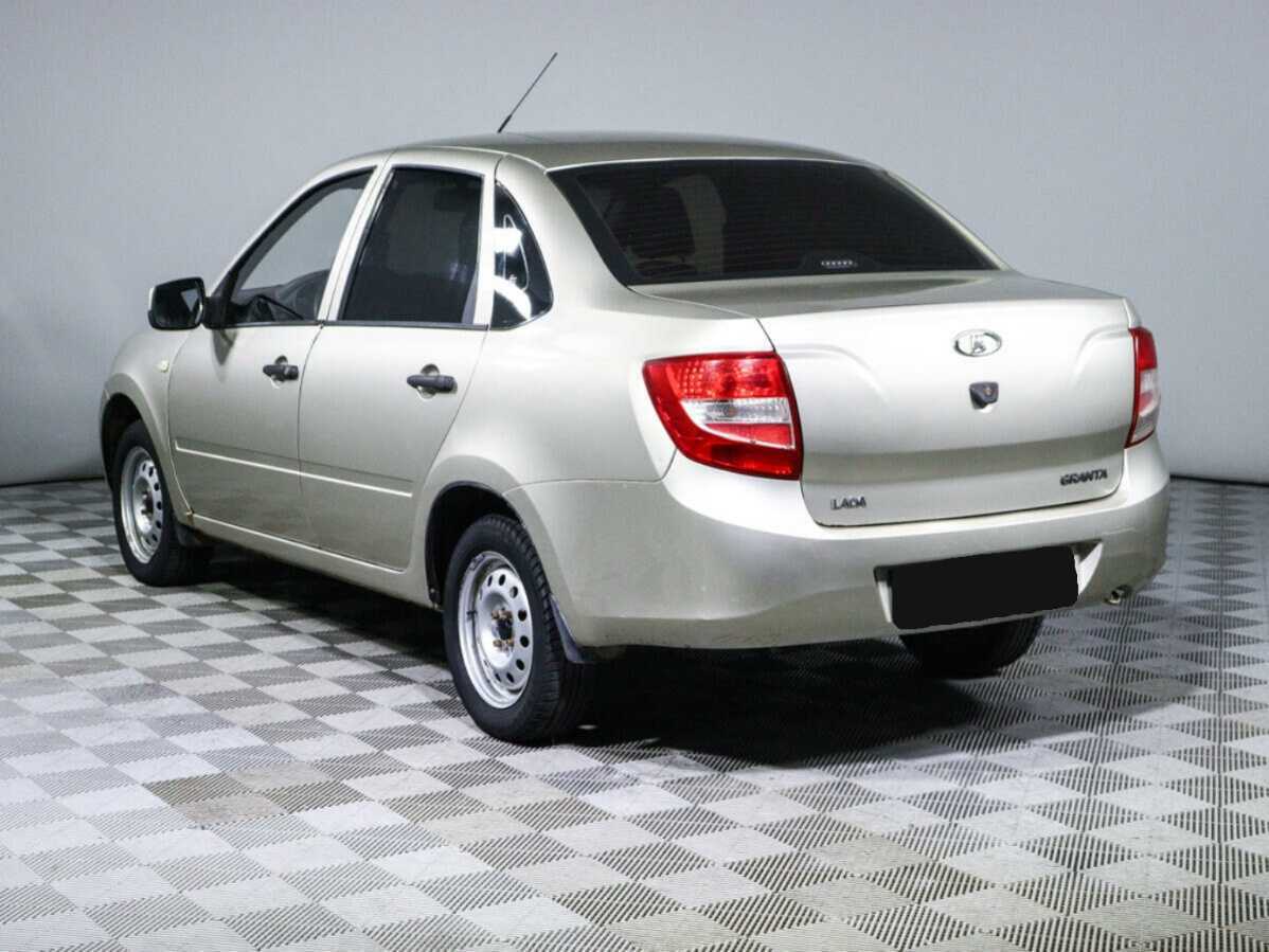 Lada (ВАЗ) Granta с пробегом — 2013 год. Фото: #5