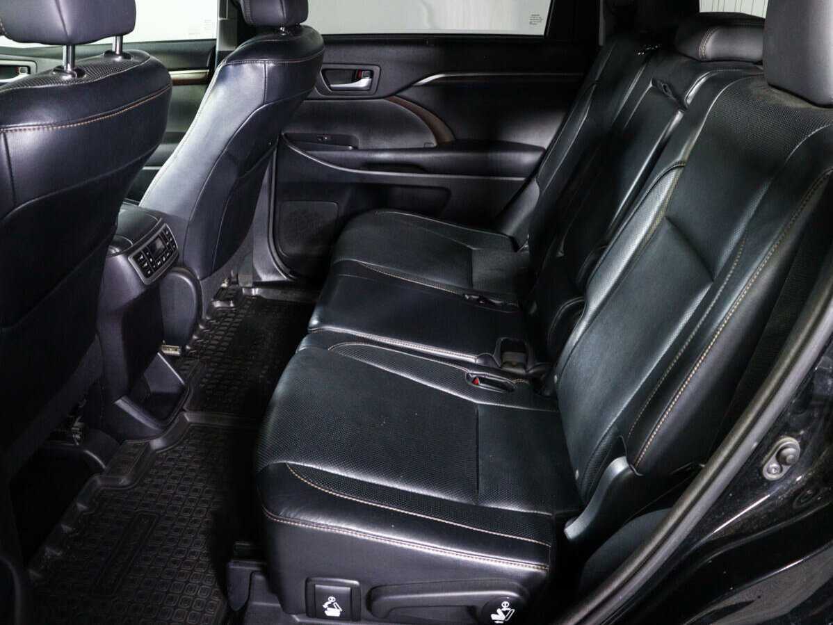 Toyota Highlander с пробегом — 2014 год. Фото: #9