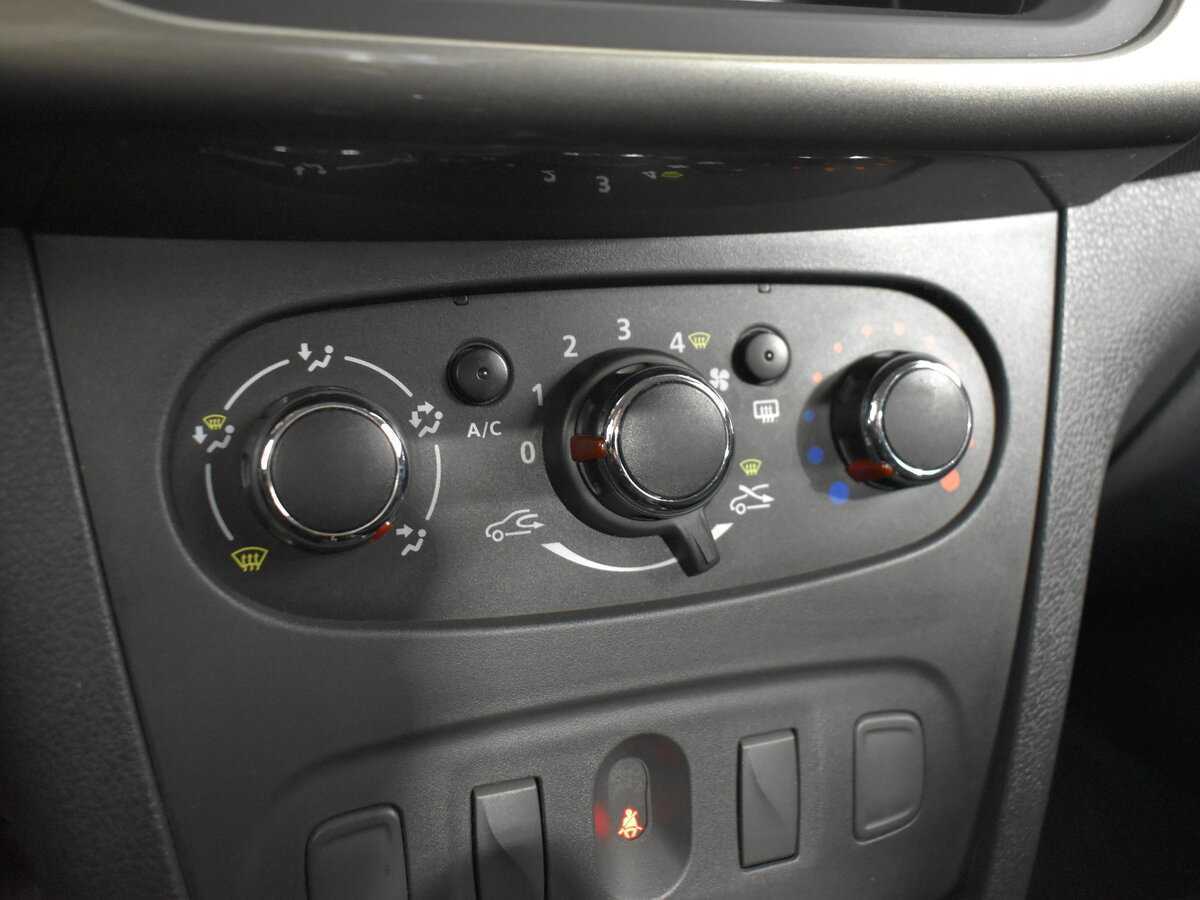 Renault Logan с пробегом — 2020 год. Фото: #12