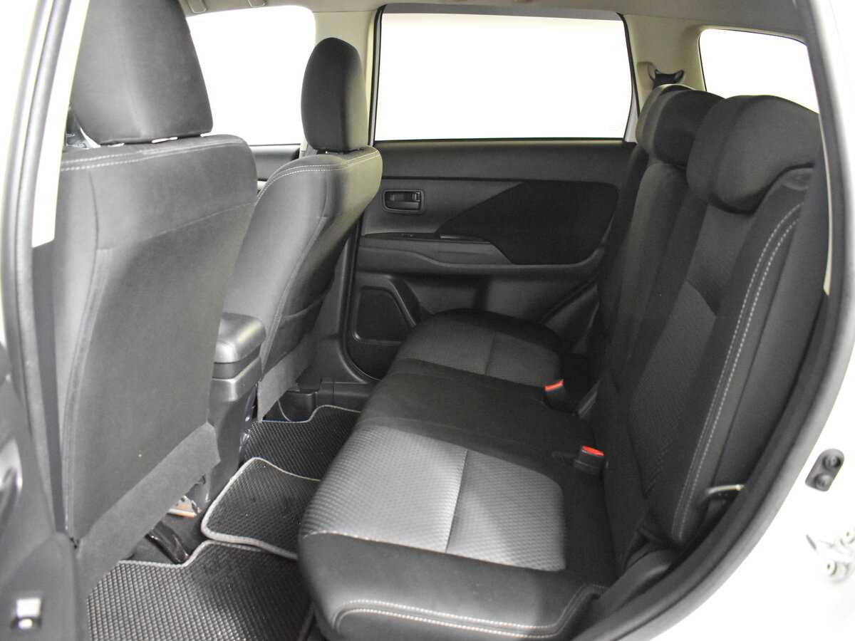 Mitsubishi Outlander с пробегом — 2017 год. Фото: #6