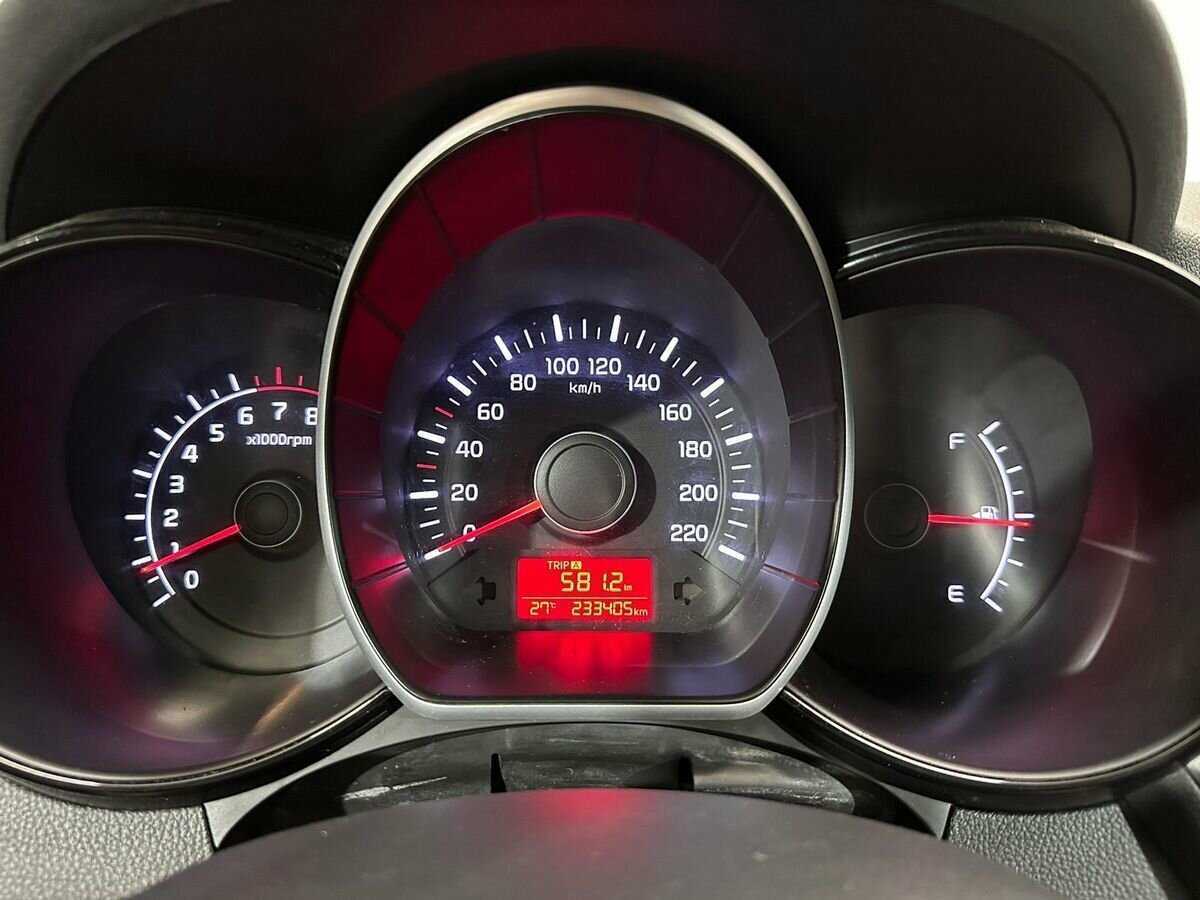 Kia Rio с пробегом — 2017 год. Фото: #11