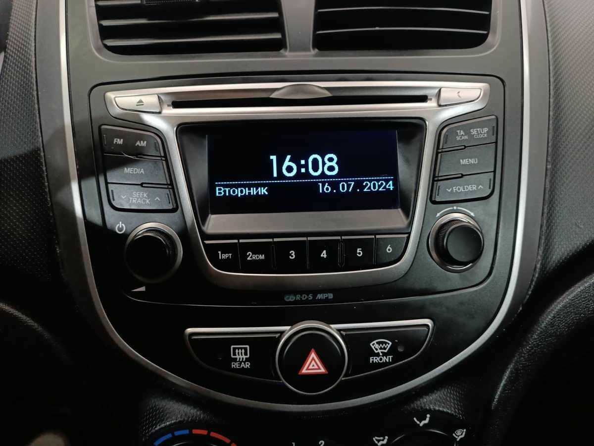 Hyundai Solaris с пробегом — 2016 год. Фото: #13