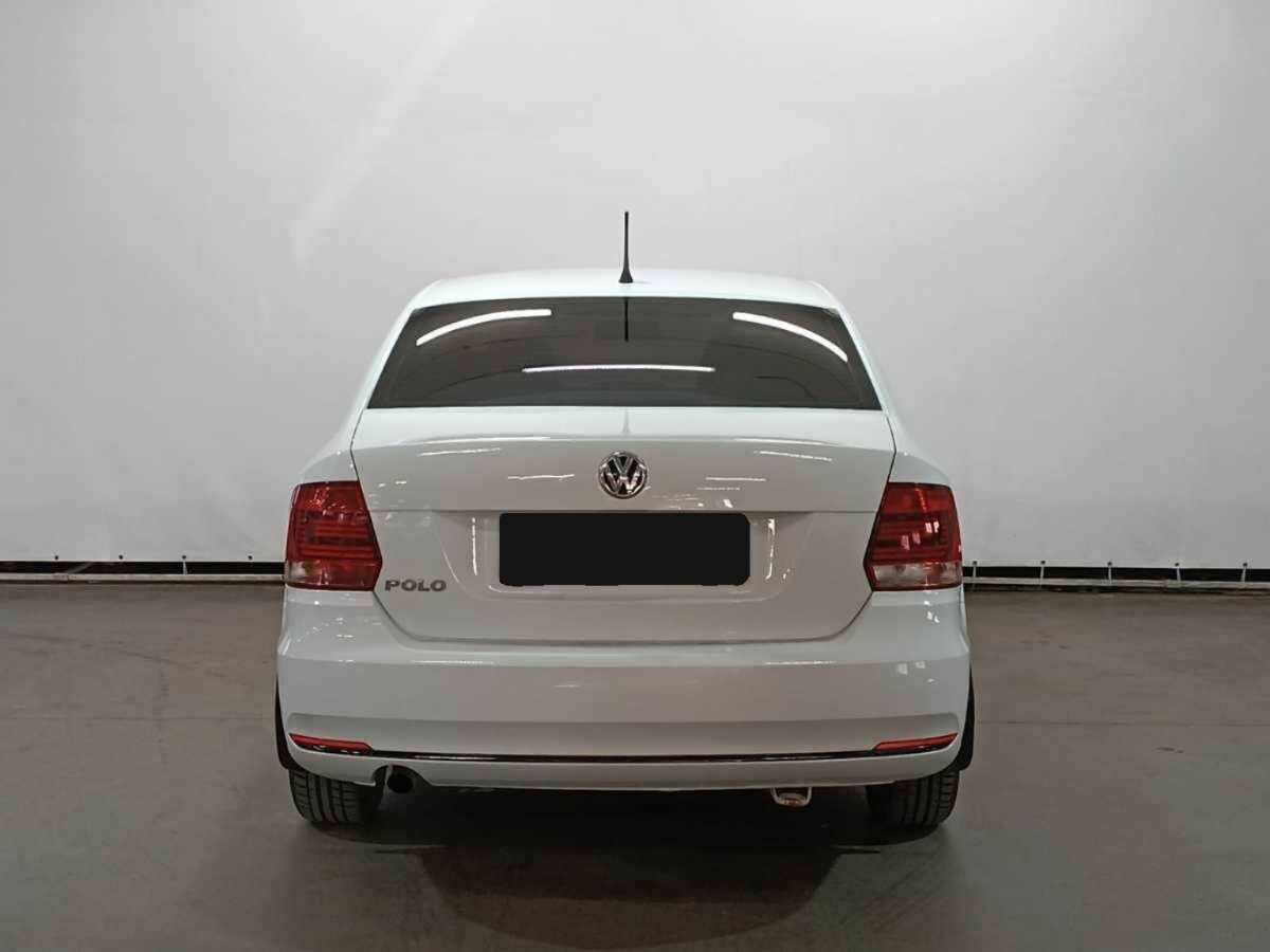Volkswagen Polo с пробегом — 2016 год. Фото: #6