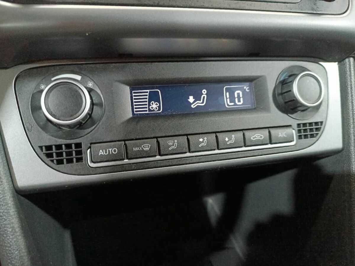 Volkswagen Polo с пробегом — 2016 год. Фото: #13