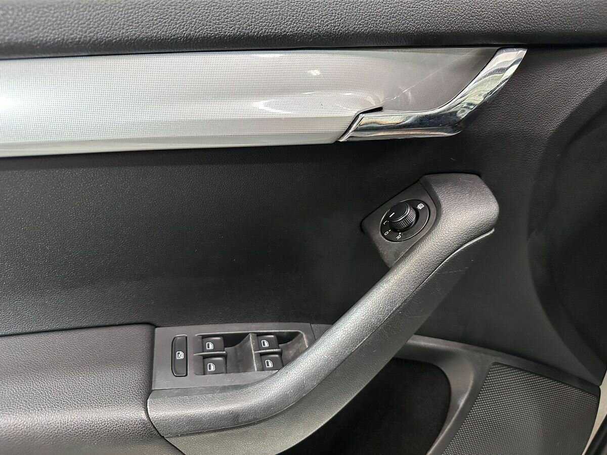 Skoda Octavia с пробегом — 2013 год. Фото: #12