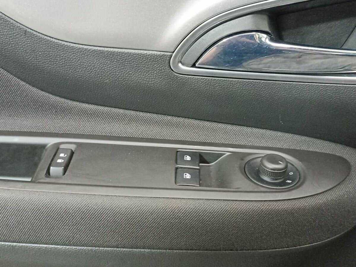 Opel Mokka с пробегом — 2014 год. Фото: #15