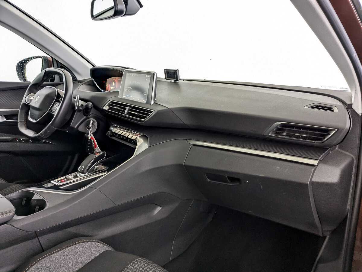 Peugeot 3008 с пробегом — 2017 год. Фото: #8