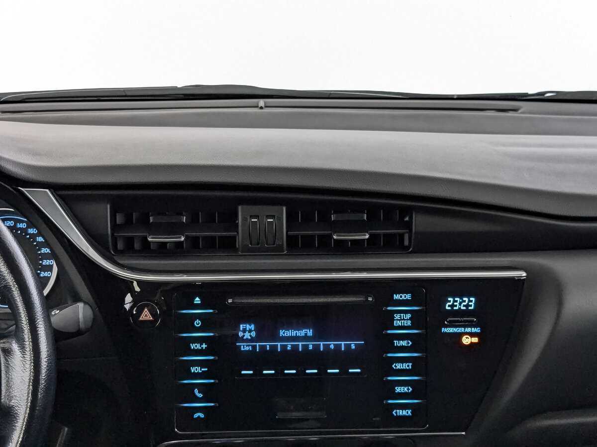 Toyota Corolla с пробегом — 2017 год. Фото: #12