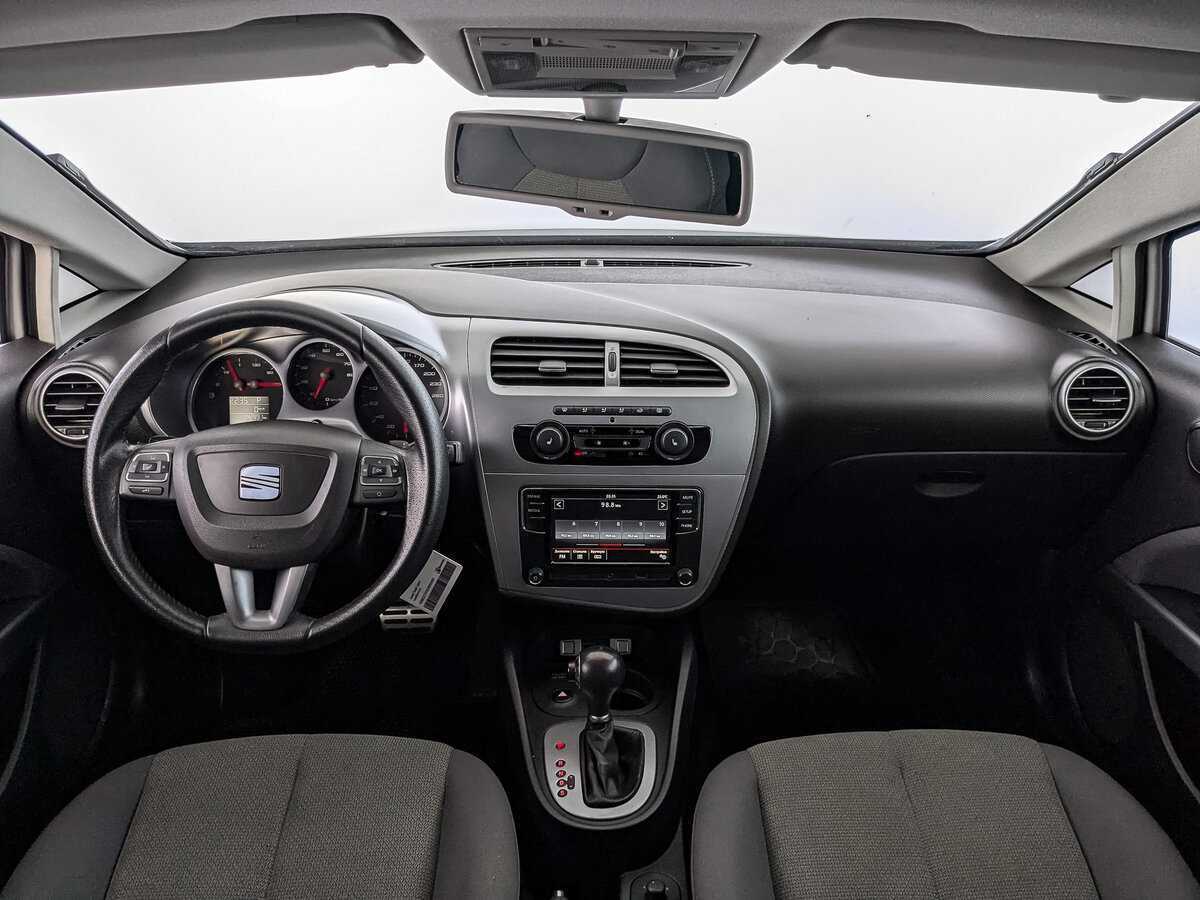 SEAT Leon с пробегом — 2012 год. Фото: #9