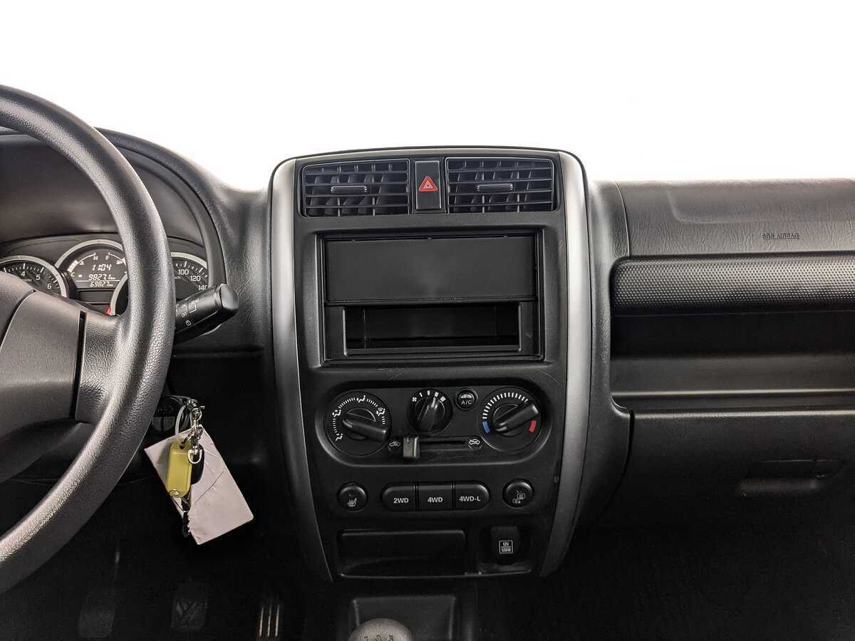 Suzuki Jimny с пробегом — 2017 год. Фото: #11