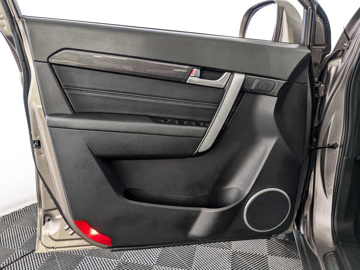 Chevrolet Captiva с пробегом — 2015 год. Фото: #14