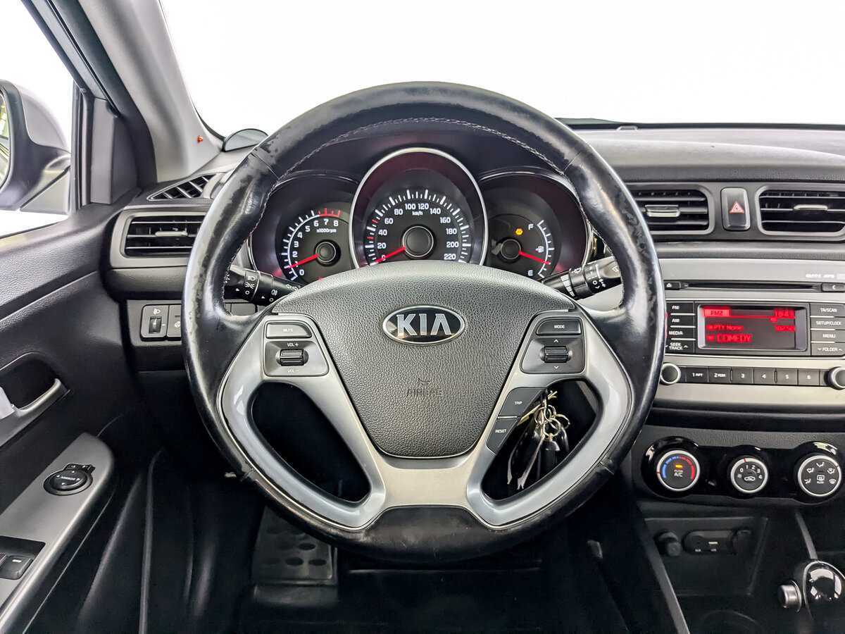 Kia Rio с пробегом — 2016 год. Фото: #16
