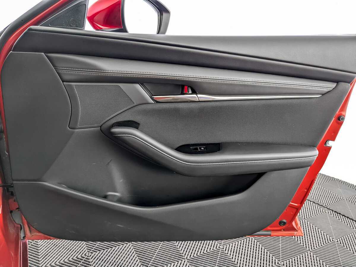 Mazda 3 с пробегом — 2019 год. Фото: #18