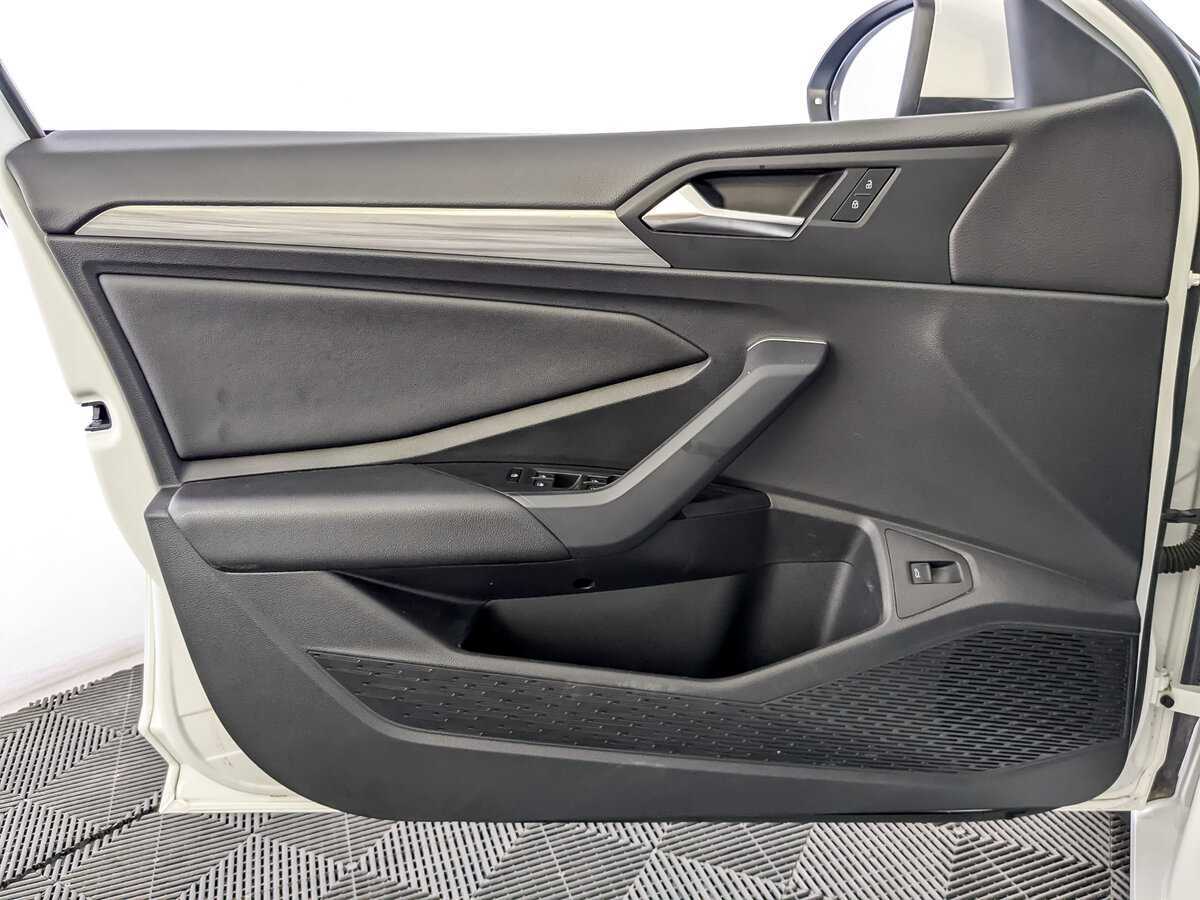 Volkswagen Jetta с пробегом — 2020 год. Фото: #14