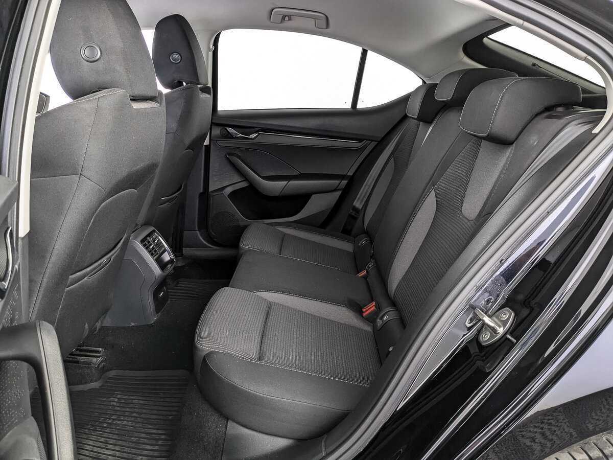 Skoda Octavia с пробегом — 2021 год. Фото: #9