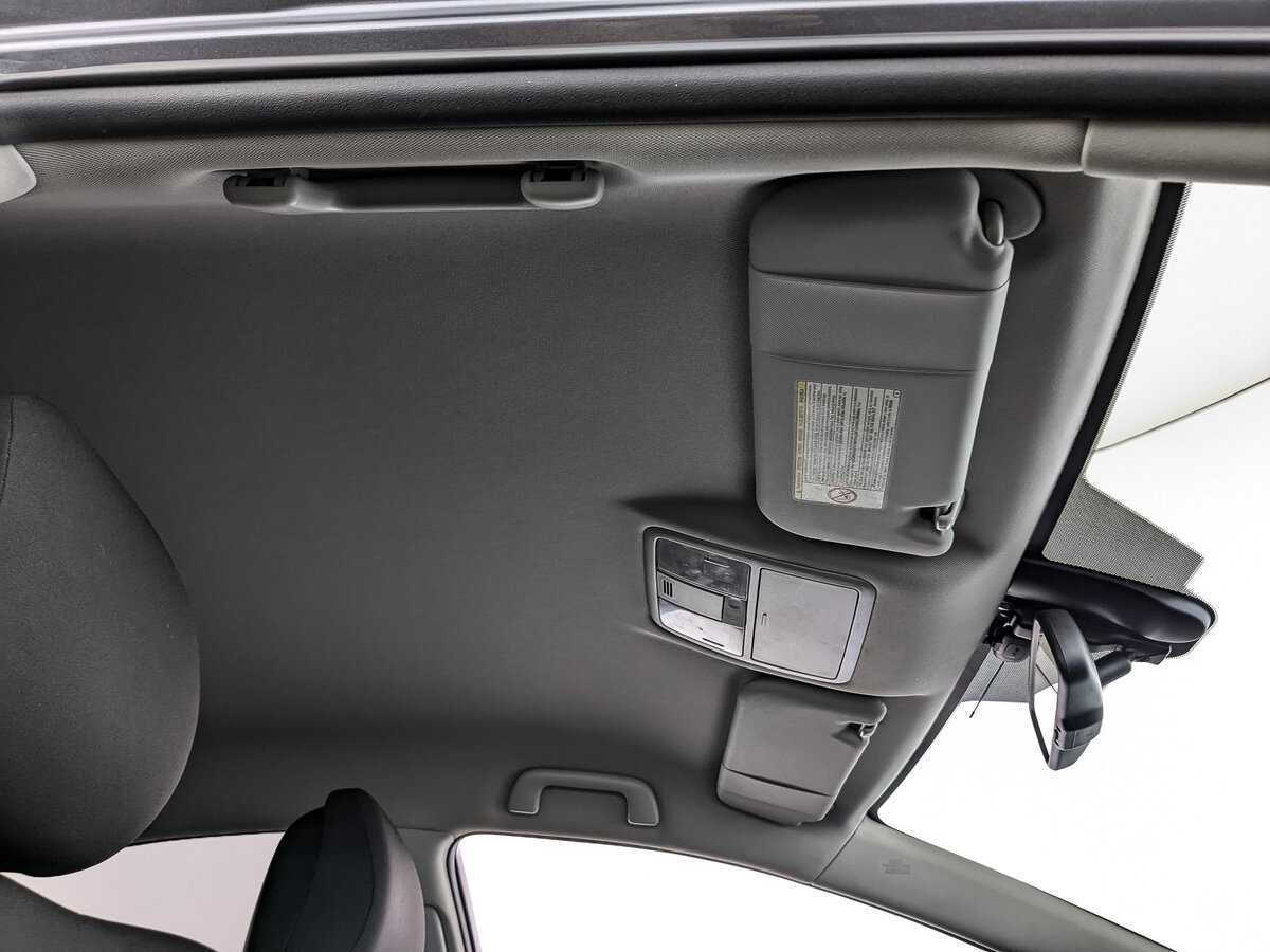 Toyota Avensis с пробегом — 2012 год. Фото: #17