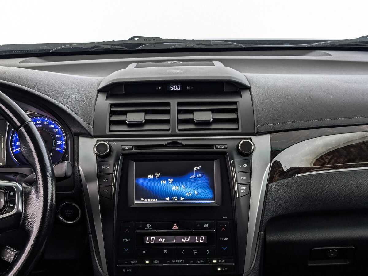 Toyota Camry с пробегом — 2016 год. Фото: #12