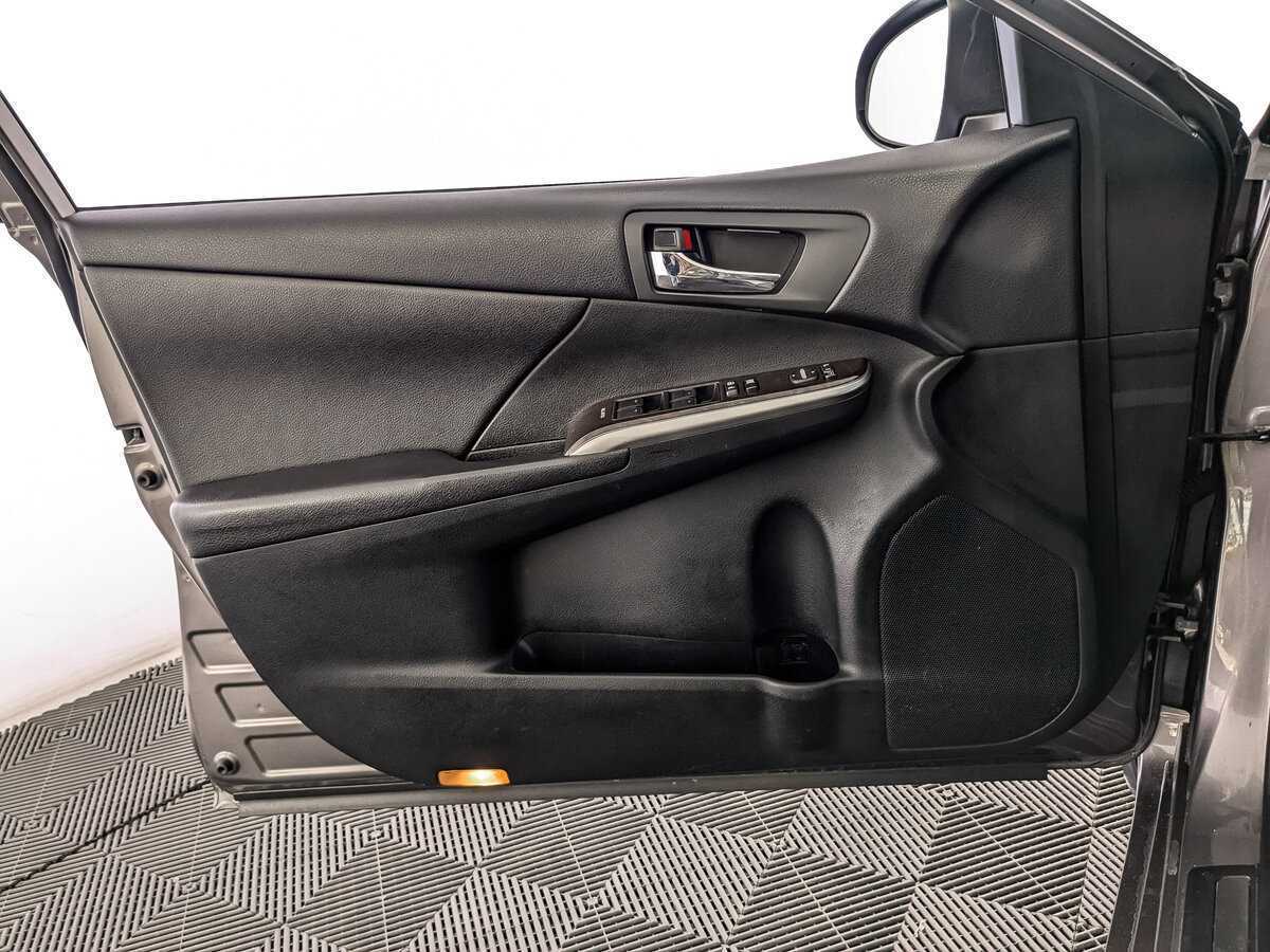 Toyota Camry с пробегом — 2016 год. Фото: #14