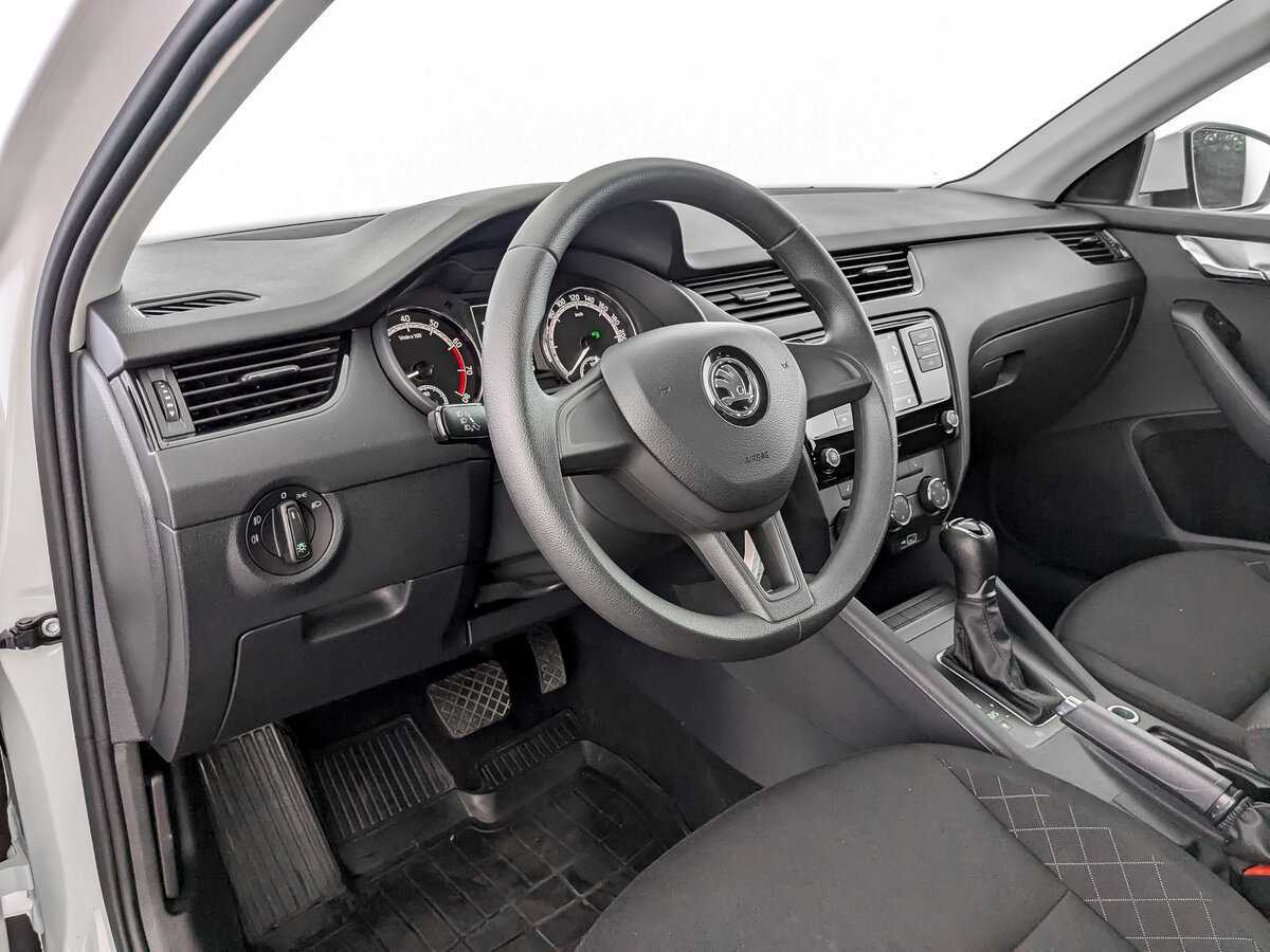 Skoda Octavia с пробегом — 2020 год. Фото: #13