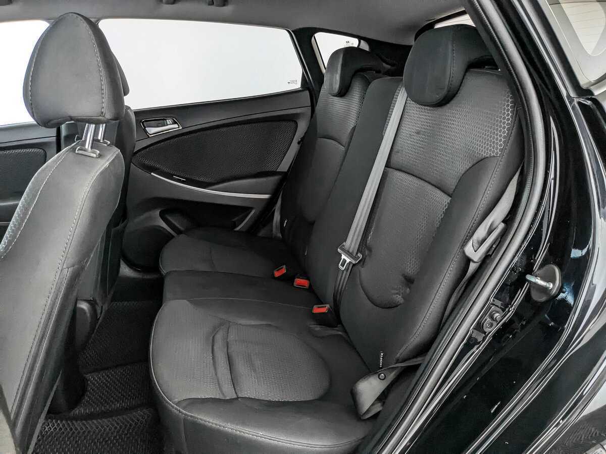 Hyundai Solaris с пробегом — 2015 год. Фото: #13