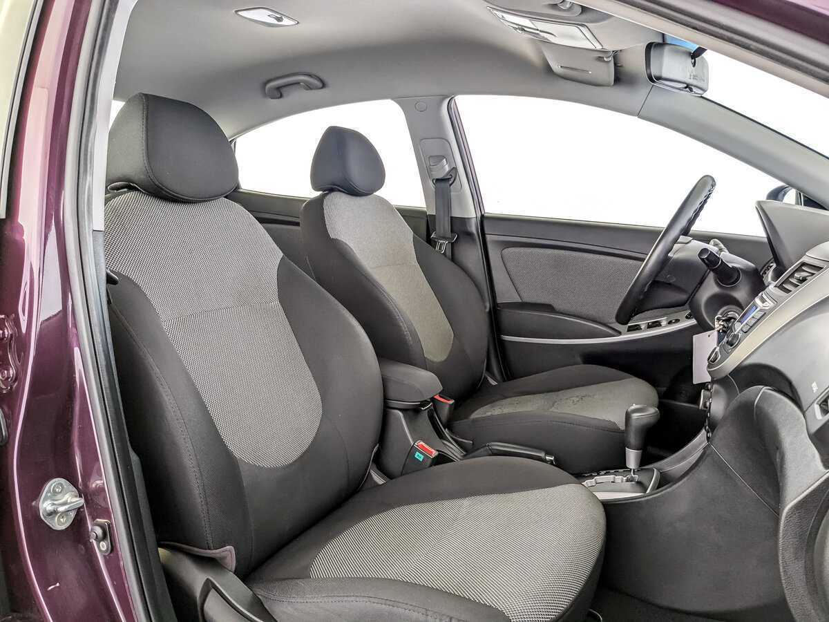 Hyundai Solaris с пробегом — 2012 год. Фото: #18