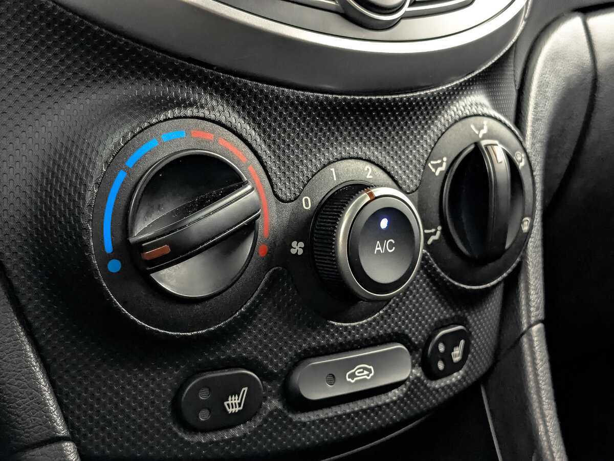 Hyundai Solaris с пробегом — 2015 год. Фото: #20