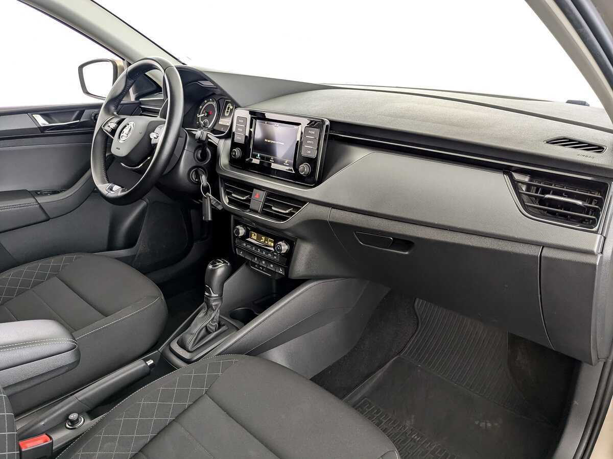 Skoda Rapid с пробегом — 2020 год. Фото: #8