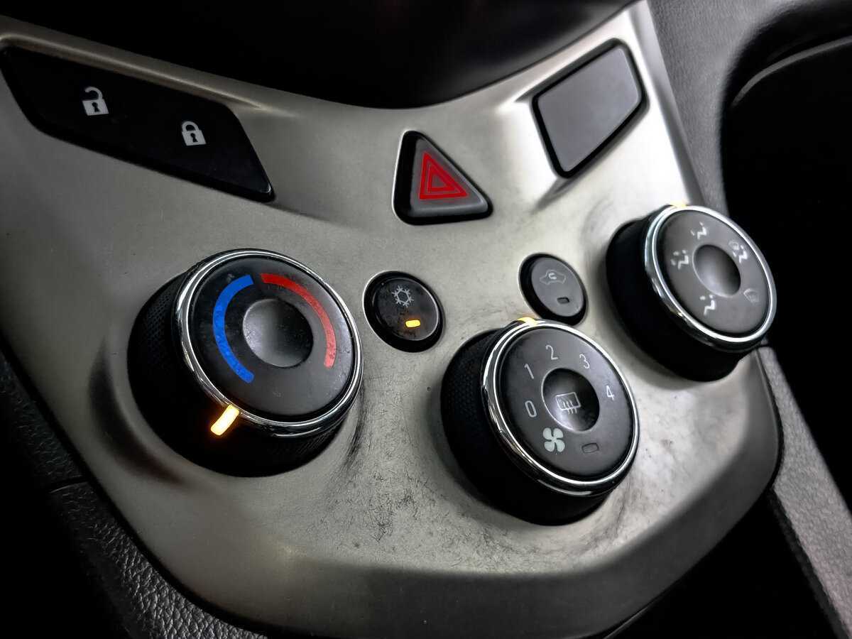 Chevrolet Aveo с пробегом — 2014 год. Фото: #20