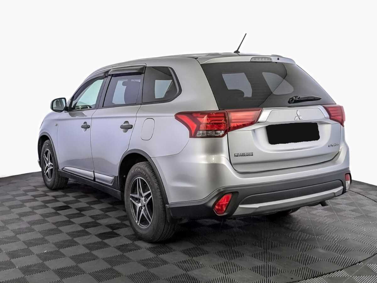Mitsubishi Outlander с пробегом — 2015 год. Фото: #6