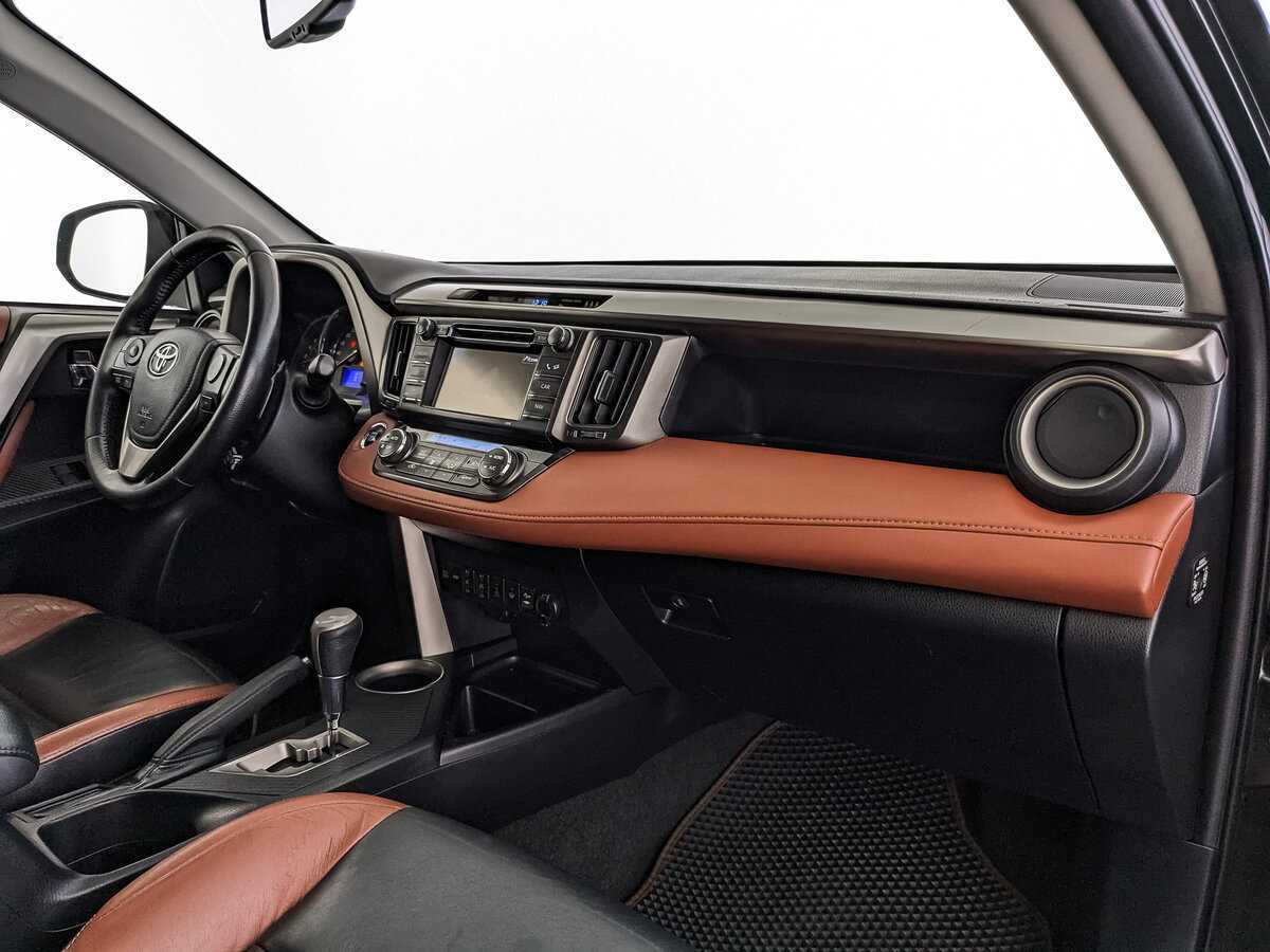 Toyota RAV4 с пробегом — 2013 год. Фото: #8