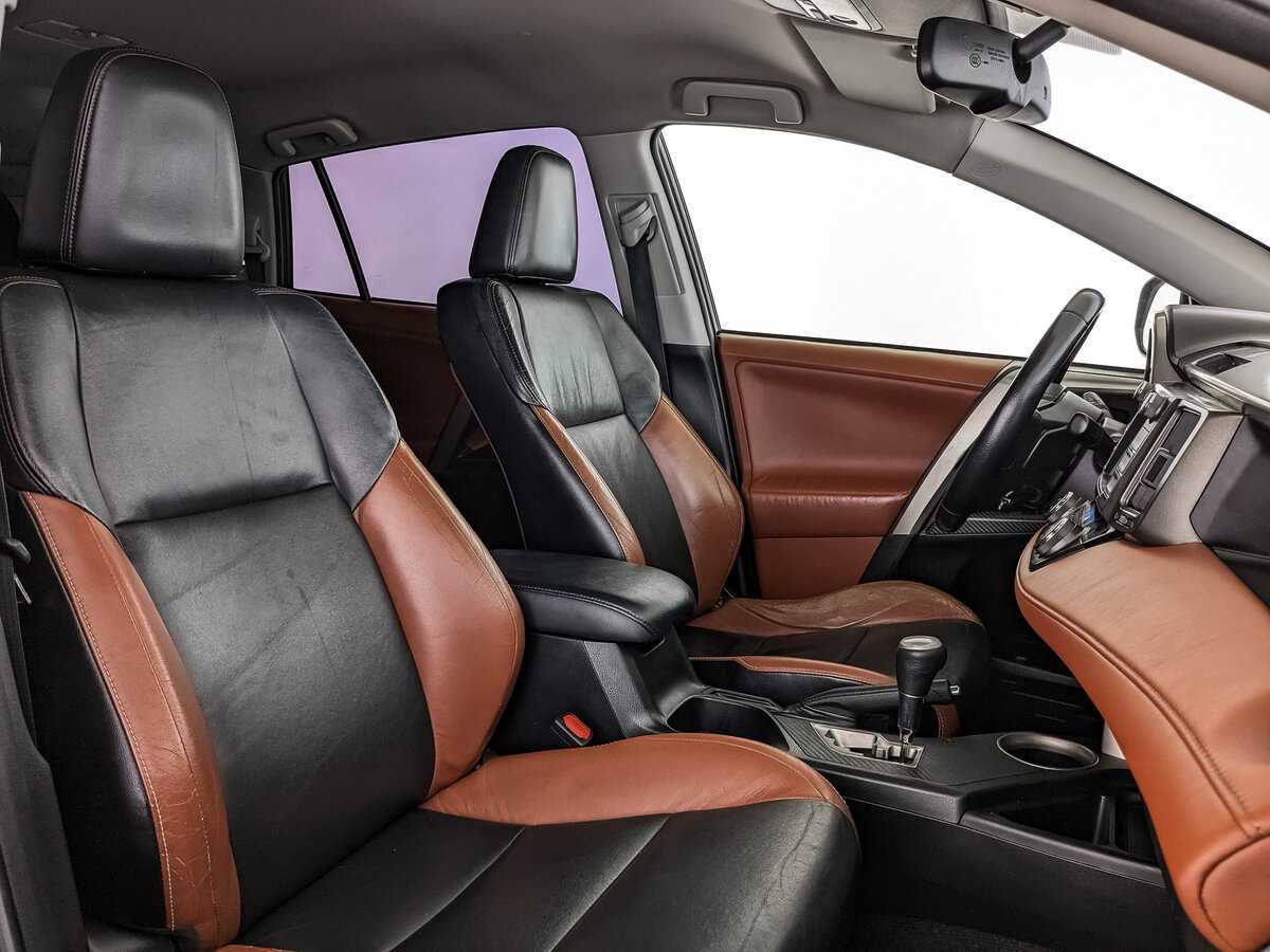 Toyota RAV4 с пробегом — 2013 год. Фото: #19