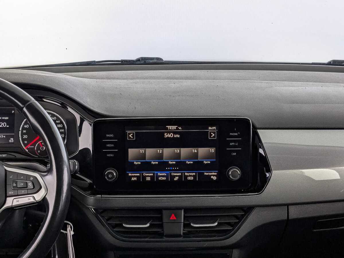 Volkswagen Polo с пробегом — 2020 год. Фото: #12