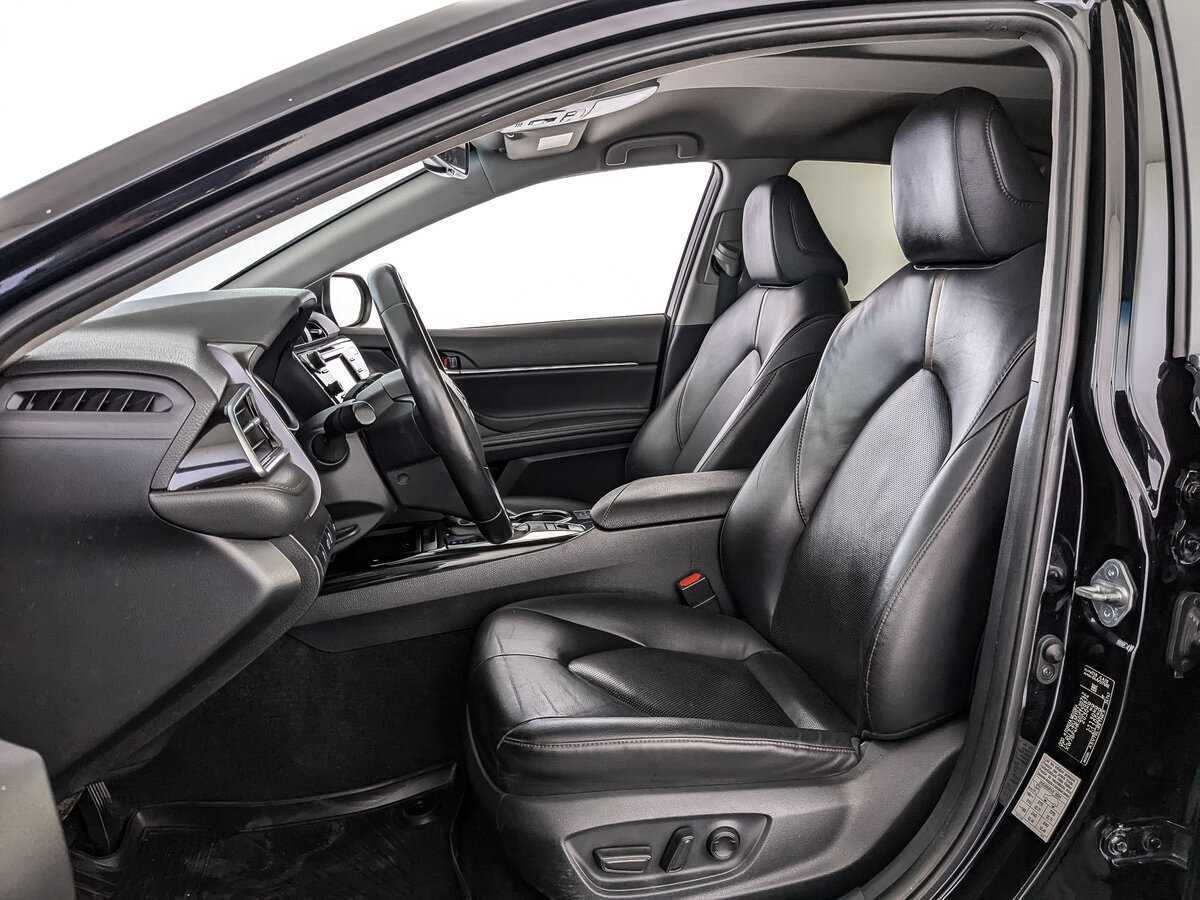 Toyota Camry с пробегом — 2019 год. Фото: #15