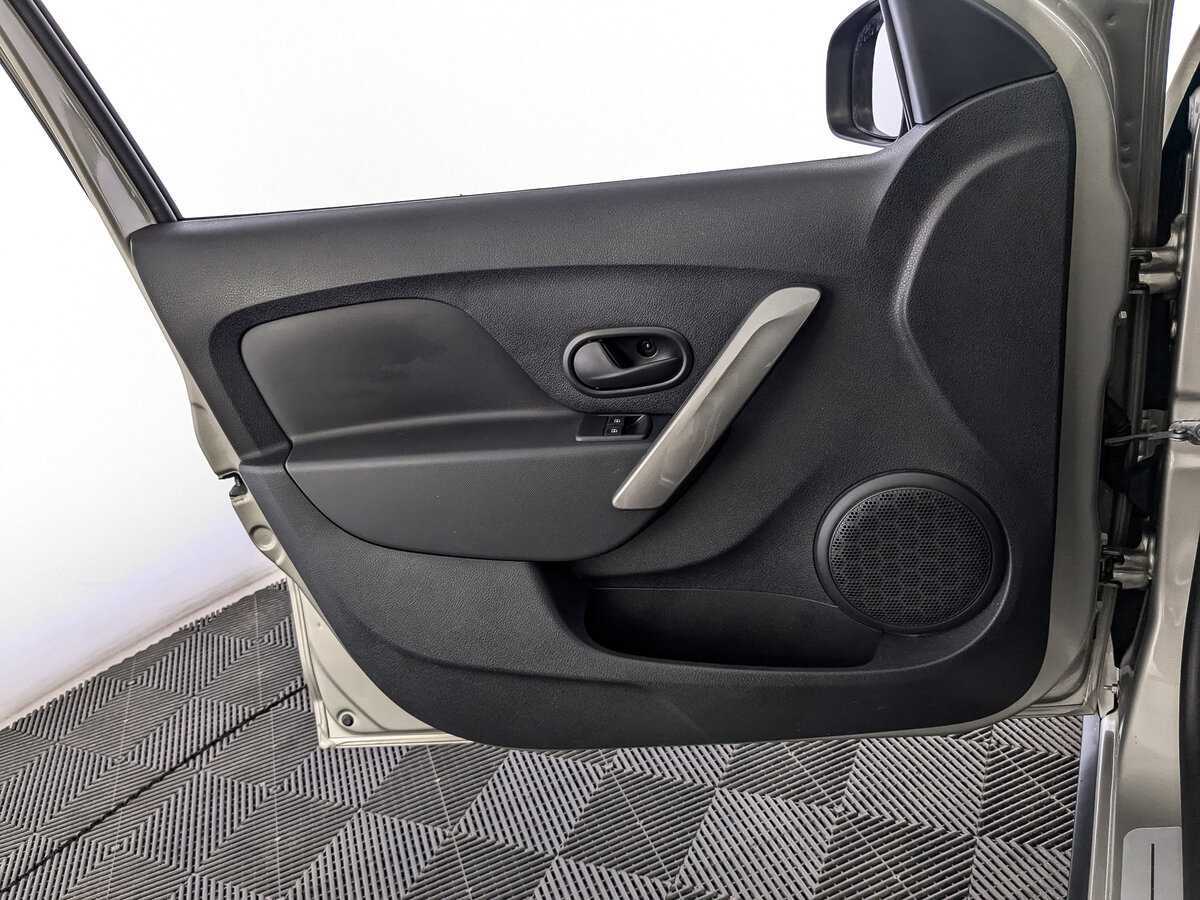 Renault Sandero с пробегом — 2021 год. Фото: #14