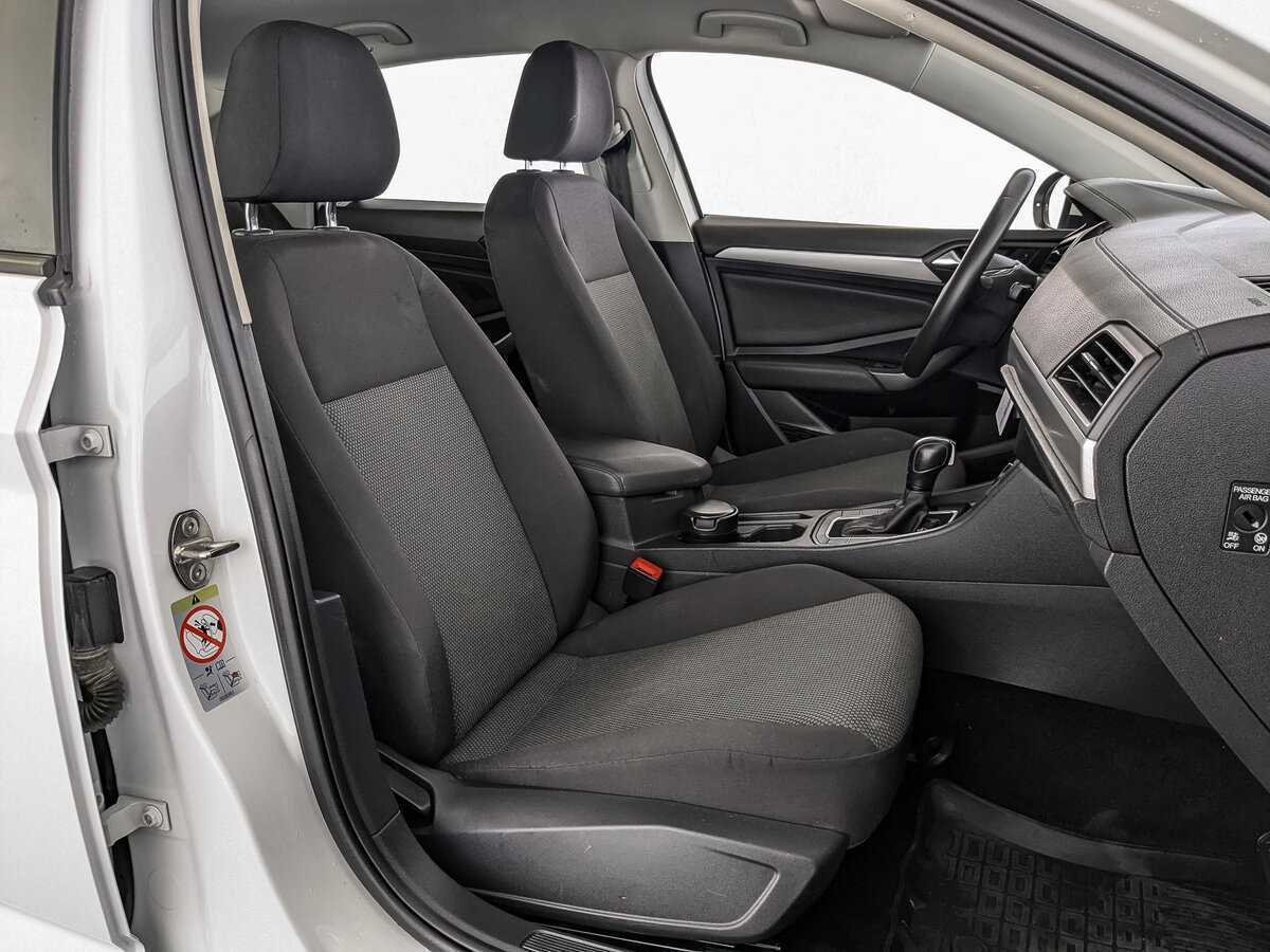 Volkswagen Jetta с пробегом — 2020 год. Фото: #19