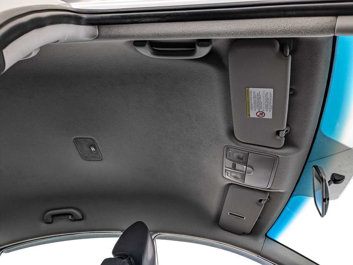 Hyundai Solaris с пробегом — 2012 год. Фото: #18