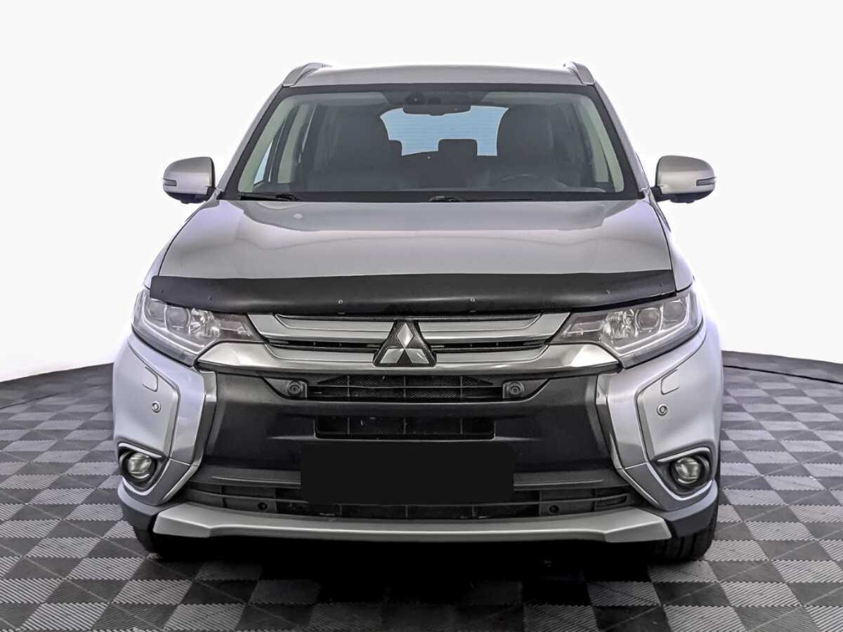 Mitsubishi Outlander с пробегом — 2017 год. Фото: #1